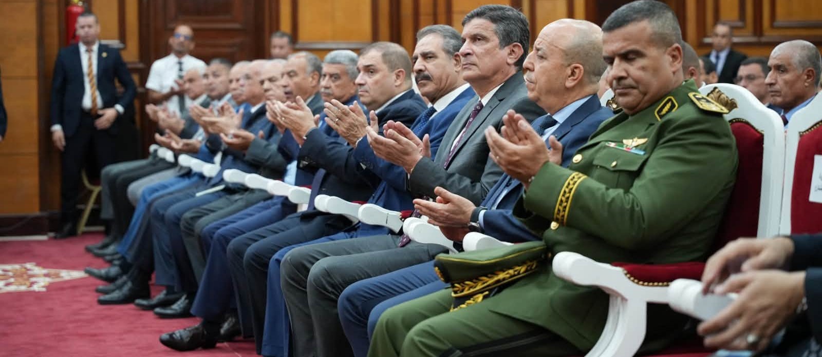 الوزير والي ولاية الجزائر يشارك في مراسم تنصيب الرئيس الجديد لمجلس الدولة والرئيسة الجديدة لمحكمة التنازع
