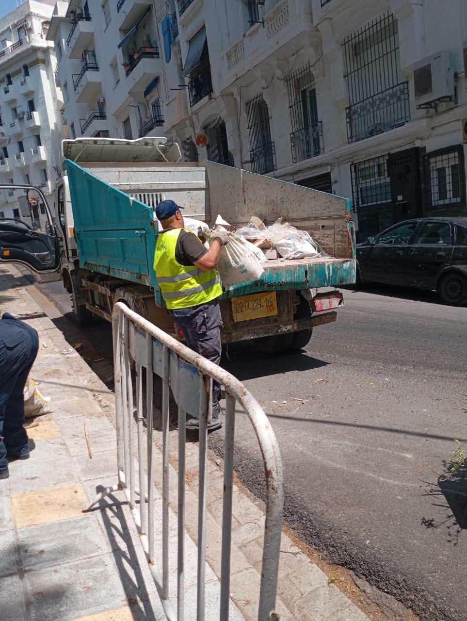 حملة التنظيف الكبرى للعاصمة   نتعاونوا شوية حومتنا تبقى نقية