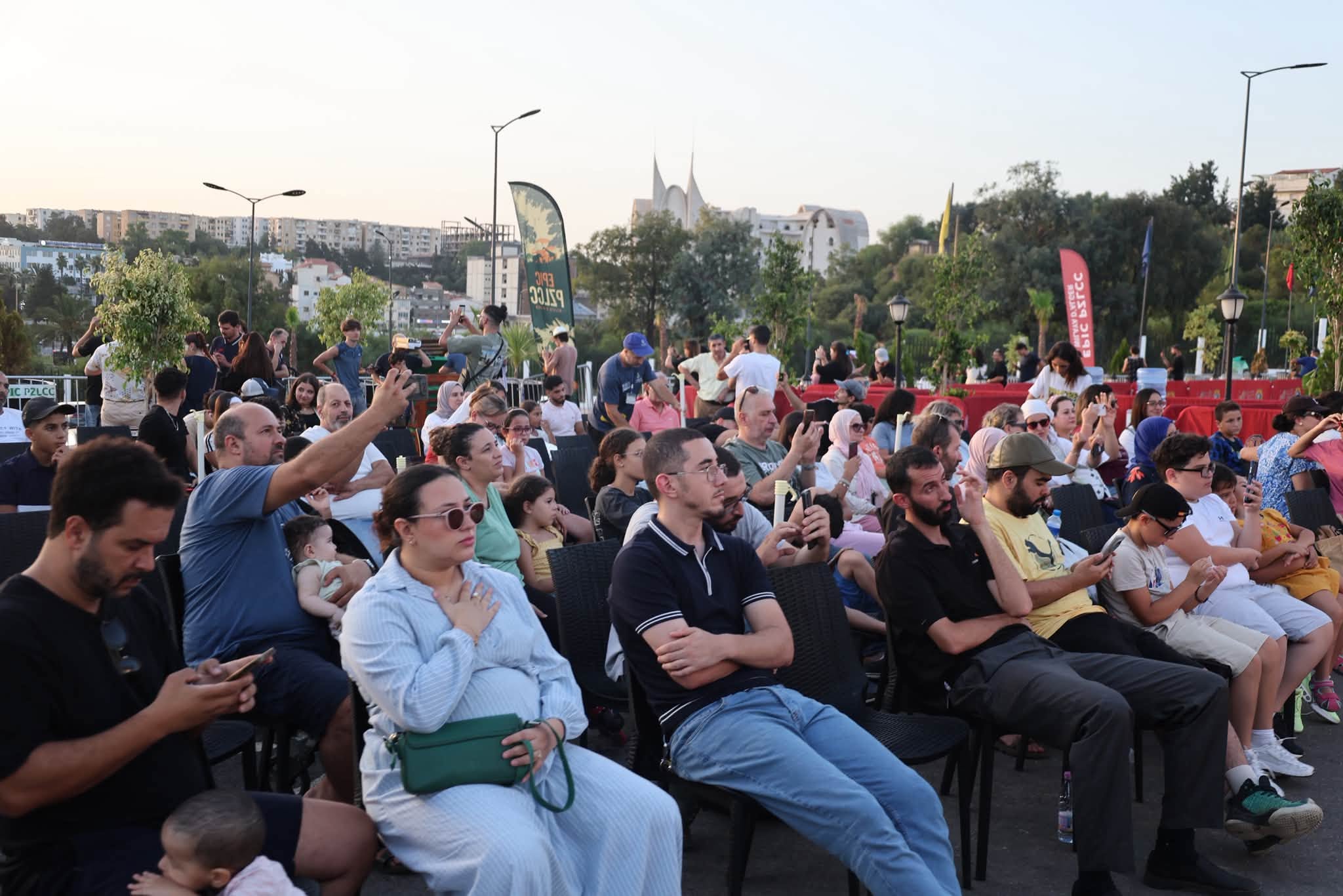 رصد ظاهرة كسوف الشمس بفضاءات ولاية الجزائر