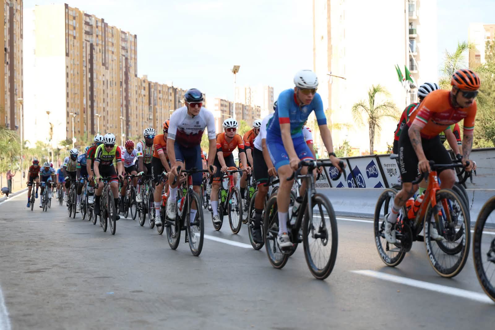 المرحلة الثالثة من منافسات Grand Prix El Djazaïr ضمن الجائزة الدولية الكبرى لمدينة الجزائر للدراجات
